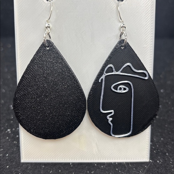 🎨✨ Abstract Picasso Teardrop Earrings | Silver Tone Accents 🩶 - Picture 5 of 5